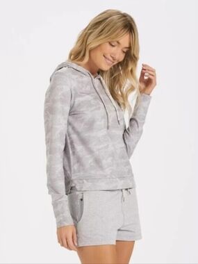 Vuori Halo Essential Hoodie In Grey Heather Camouflage